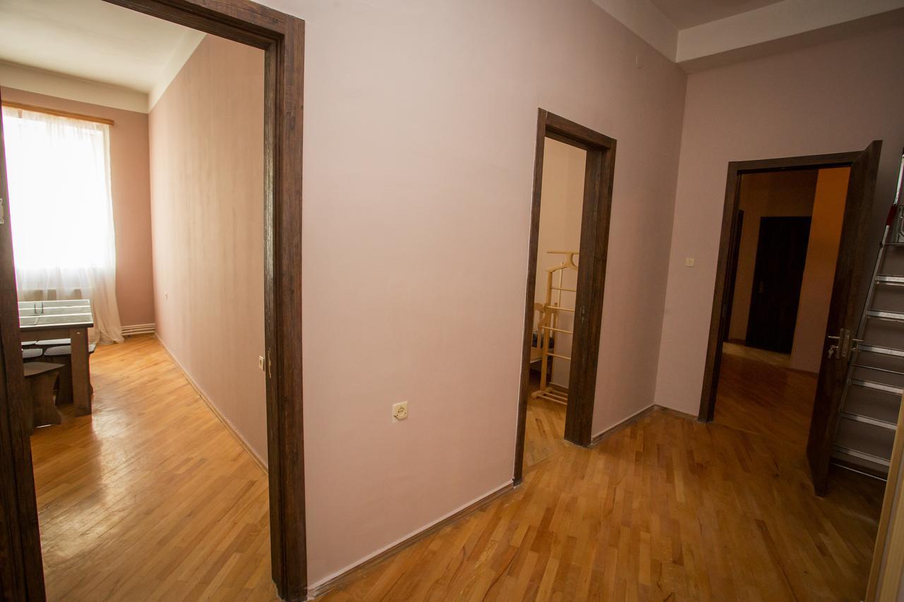 Guesthouse Hillside Tbilisi Exteriör bild